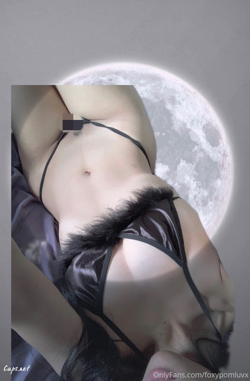 Farissa Onlyfans Foxypomluvx nude 068 ohfree.net  - Singaporean girl Farissa Onlyfans Foxypomluvx nude leaked