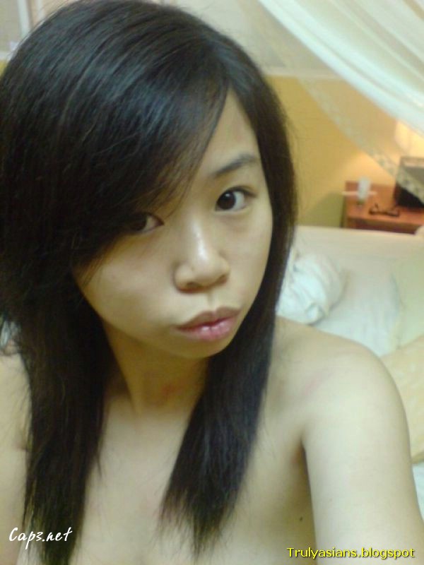 Taiwanese girlfriend blowjob and nude 004 ohfree.net  - Busty cute Taiwanese girlfriend blowjob and nude sex leaked