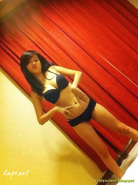 Taiwan girlfriend wild sex in Singapore 017 - Taiwan girlfriend wild sex in Singapore