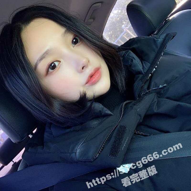 yJysD - 气质空姐和男友 1 对 1 视频分手后被泄露流出！与前男友两人隔着萤幕一起自慰 一起高潮！