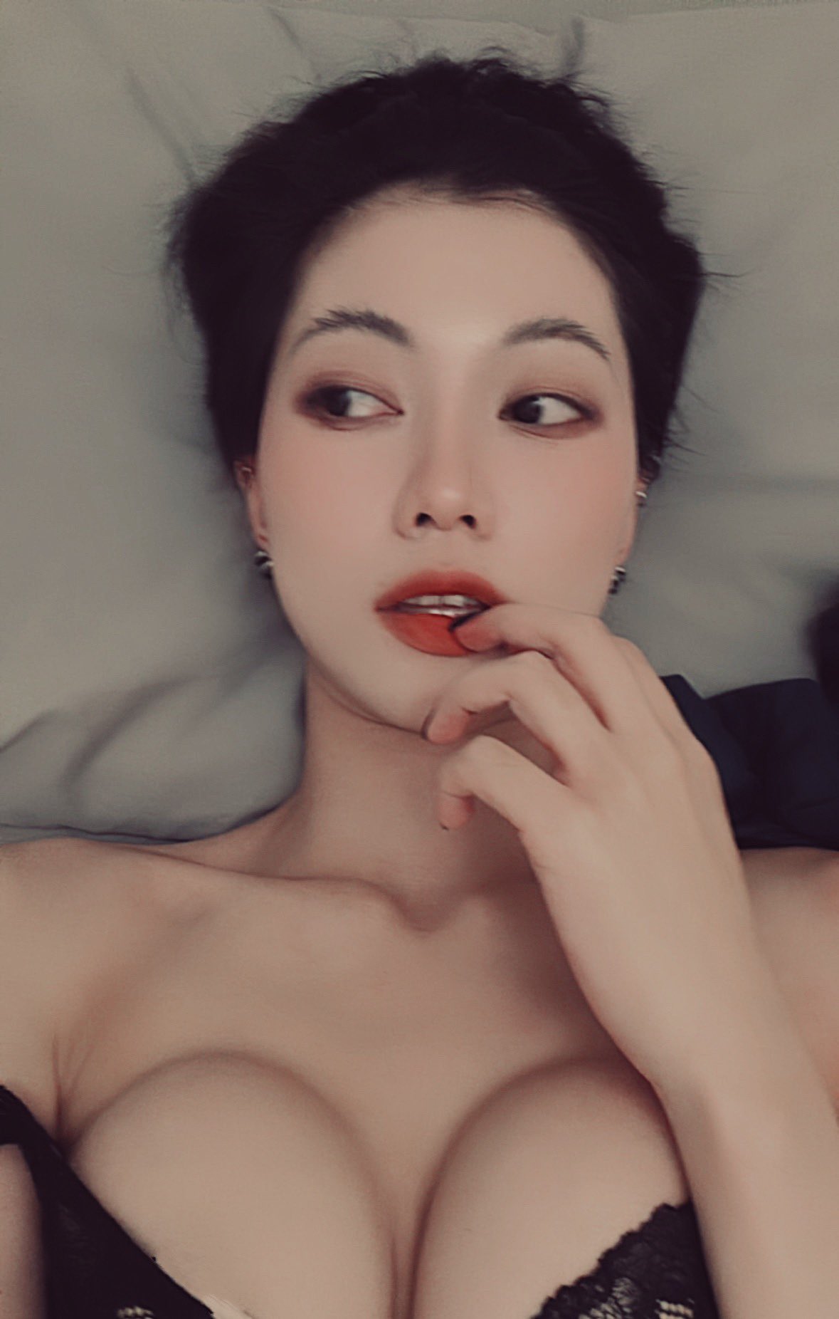 許昀嫻 AKA Olivia 許諾 Onlyfans oliviashu nude sexy leaked 許昀嫻 AKA Olivia 許諾 Onlyfans oliviashu nude 17 - 許昀嫻 AKA Olivia 許諾 Onlyfans oliviashu nude sexy leaked