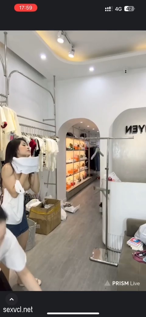 Anh sex Nhung Nguyen Boutique Hai Phong 017 - Ảnh sex Nhung Nguyễn Boutique Hải Phòng lộ hàng nude