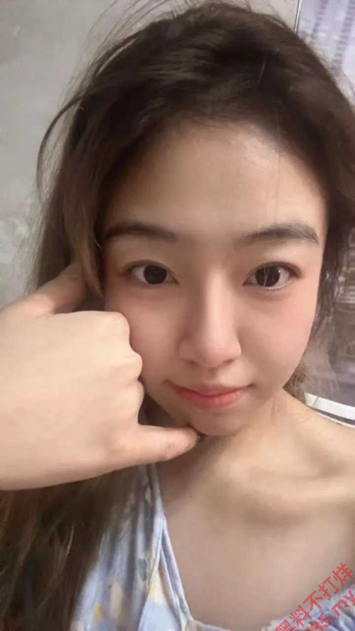 上海静安区高颜值真实母女双双下海两人共同服侍客人 Mother and daughter threesome leaks nude 19 - 上海静安区高颜值真实母女双双下海两人共同服侍客人