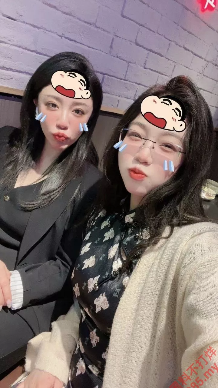 上海静安区高颜值真实母女双双下海两人共同服侍客人 Mother and daughter threesome leaks nude 24 - 上海静安区高颜值真实母女双双下海两人共同服侍客人