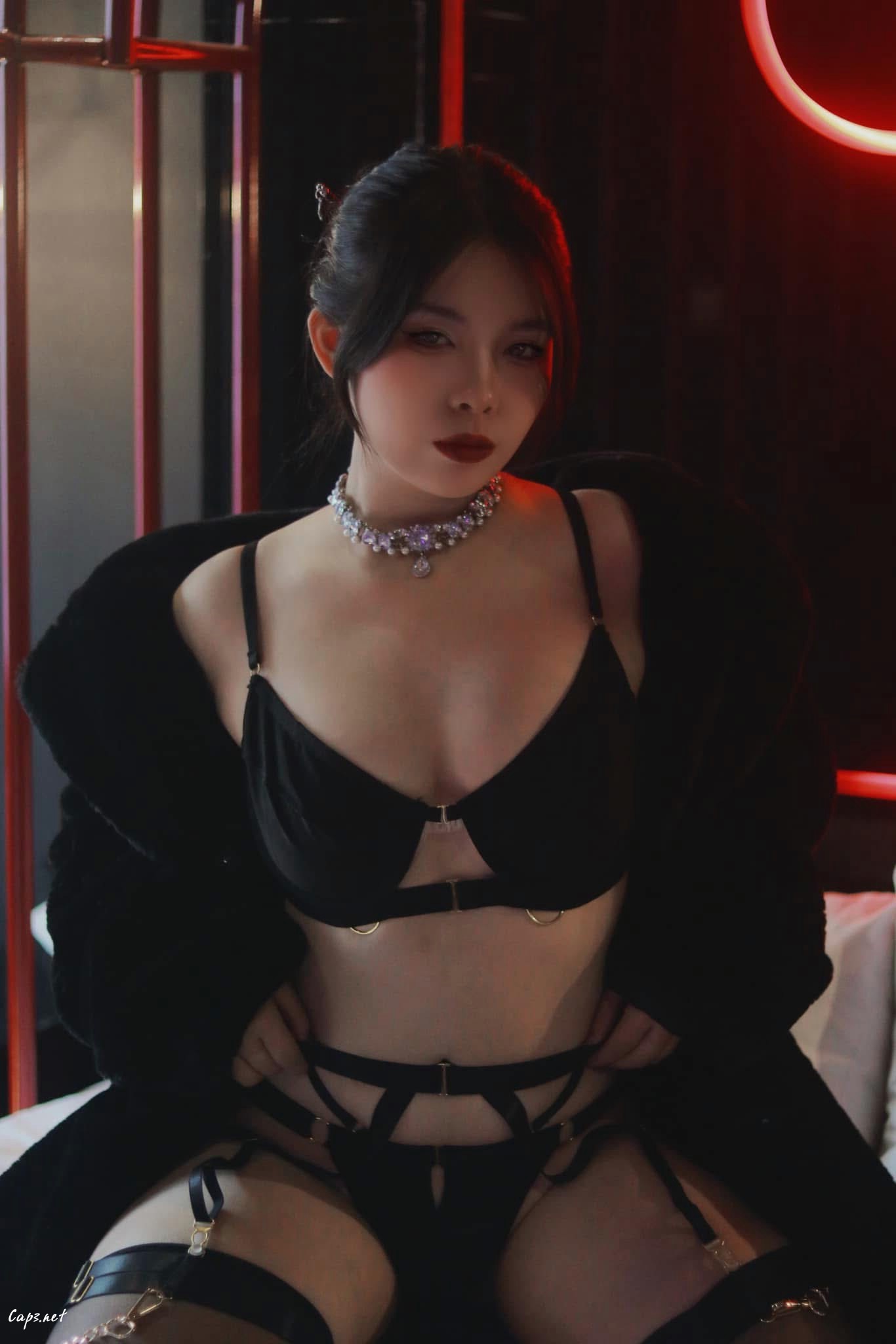 Swing Elena Black Bunny threesosme013 - luca_crossteria mẫu nude Nguyễn Minh Huyền leaks